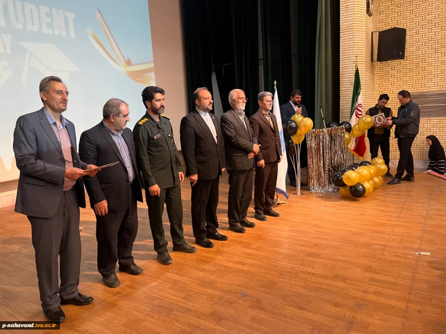 برگزاری مراسم جشن بزرگ روز دانشجو همزمان با ولادت با سعادت حضرت فاطمه زهرا(س)در سالن بزرگ اجتماعات اداره فرهنگ و ارشاد اسلامی 6