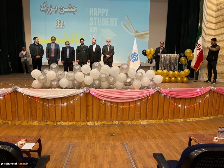 تقدیر از ریاست آموزشکده به نمایندگی از دانشگاه ملی مهارت بدلیل حمایت از طرح هر دانشگاهی یک حامی 5