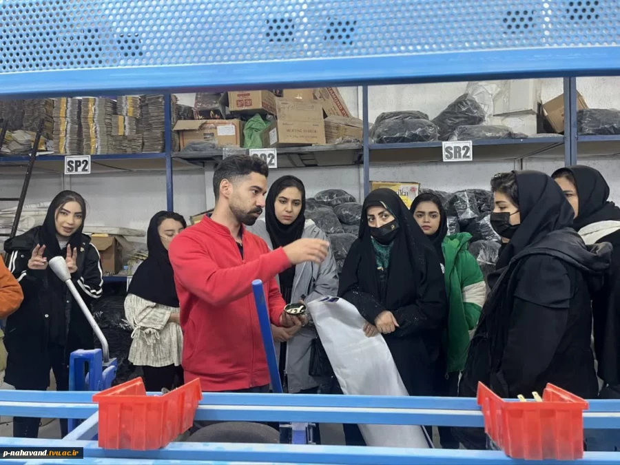 به مناسبت هفته پژوهش و فناوری بازدید دانشجویان از کارخانجات تولید قطعات خودرو 2