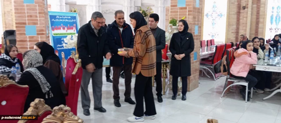 شرکت دانشجویان دختر در اولین اردوی «سفر تا سمن» شهرستان نهاوند 8