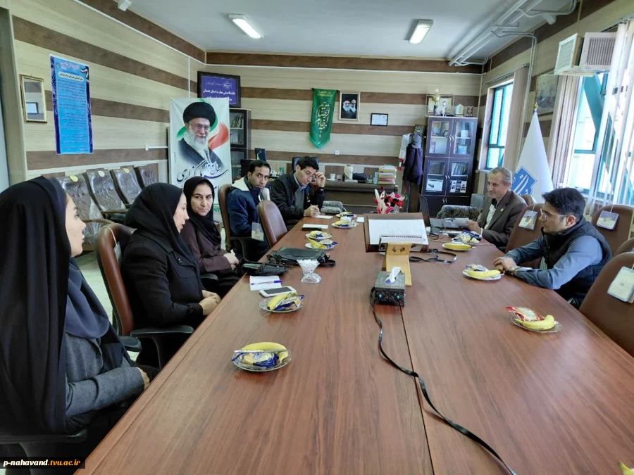 نشست فرهنگی دانشگاه‌های نهاوند در راستای هماهنگی با ستاد دهه فجرفرمانداری شهرستان 3