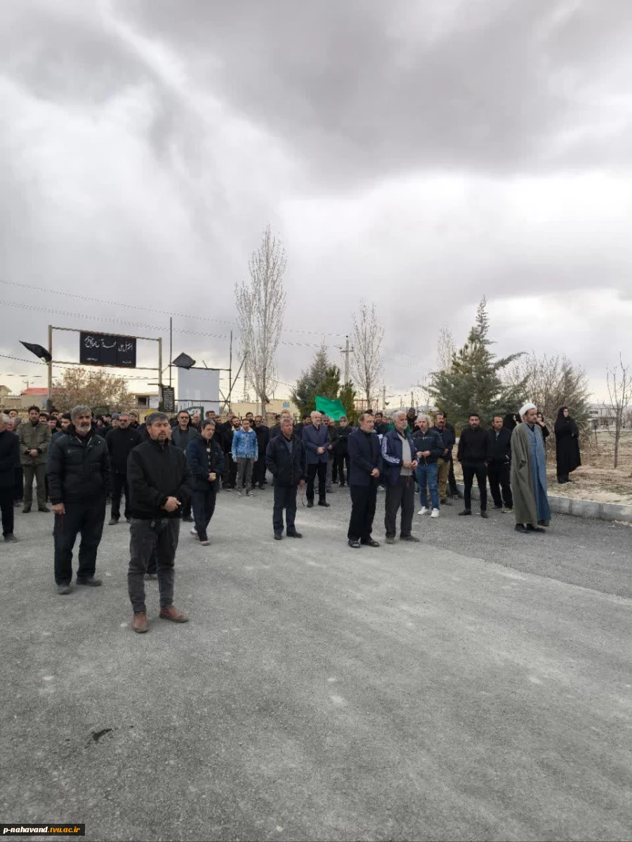 شهادت مهندس شهید امیرحسین رزاقی دانش آموخته دانشگاه ملی مهارت را به خانواده گرانقدر این شهید والامقام، ملت شهید پرور و دانشگاهیان  تبریک و تسلیت عرض می نماییم. 4