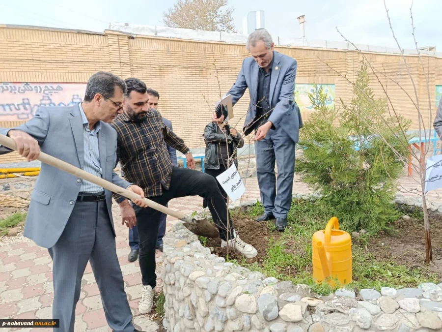 مراسم چهلمین روز شهادت امام المسلمین، حضرت آیت‌الله شهید سیدعلی خامنه‌ای، و دانشجوی شهید امیرحسین رزاقی 11